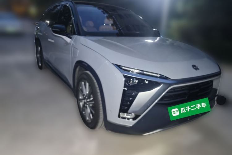 Used Nio ES8 2020 415 km Range 6-Seater Version Front Right 45 Deg