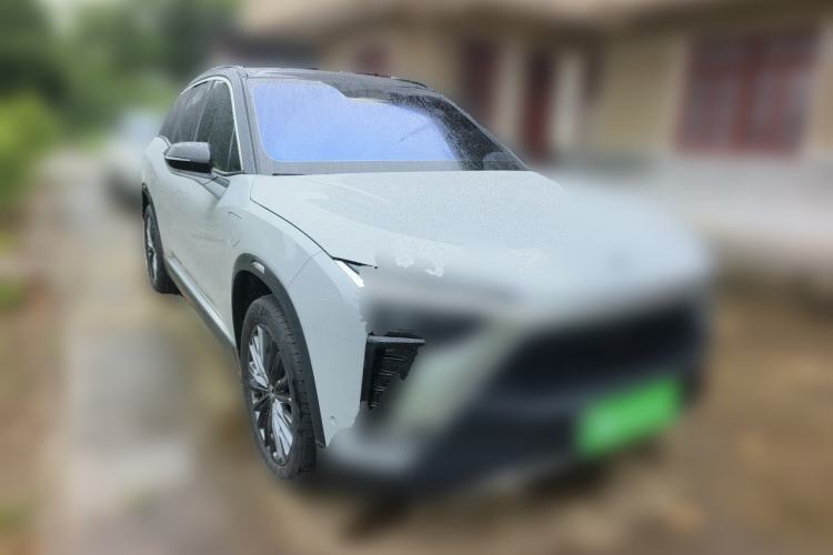 Used Nio ES8 2020 580 km Range 7-Seater Version Front Right 45 Deg