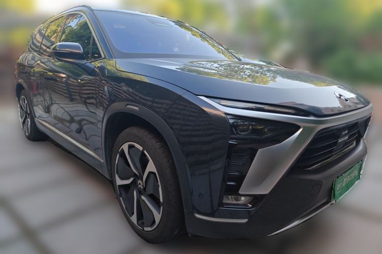 Used Nio ES8 2020 415 km Signature Edition 6-Seater Version Front Right 45 Deg