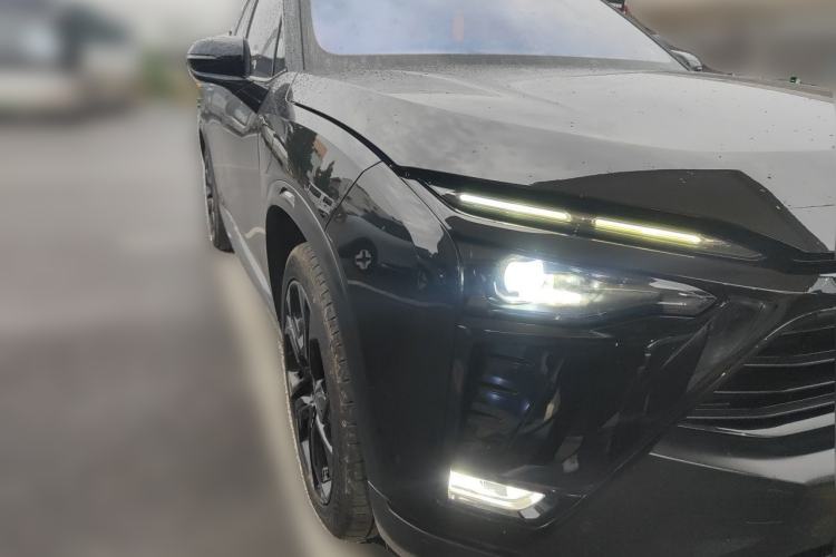 Used Nio ES8 2020 415 km Signature Edition 6-Seater Version Front Right 45 Deg