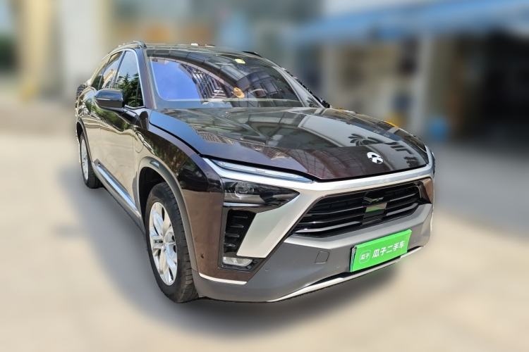 Used Nio ES8 2020 415 km Range 6-Seater Version Front Right 45 Deg