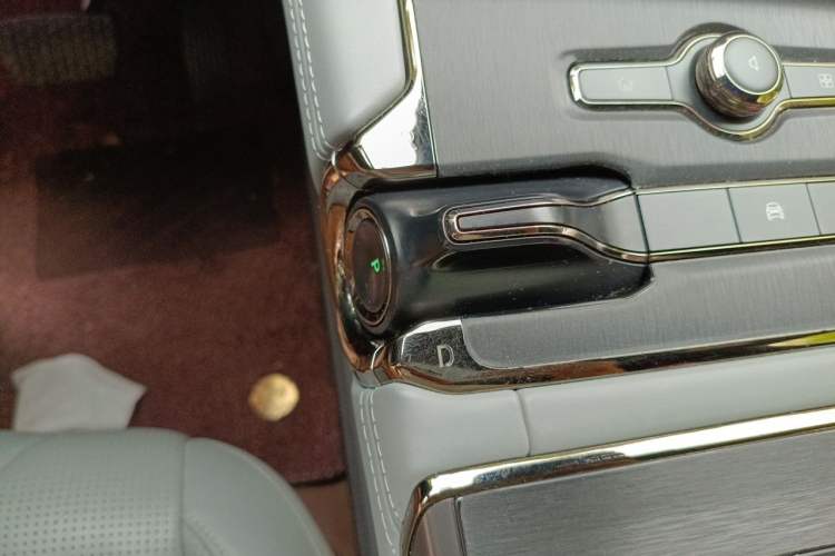 Used Nio ES8 2020 580 km Range Signature Edition Six-Seater Version Gear Lever