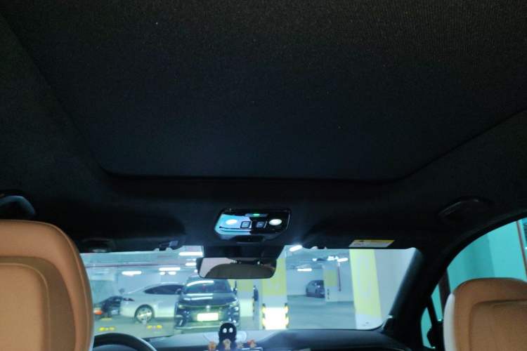 Used Nio ES8 2020 580 km Range Six-Seater Version Headliner