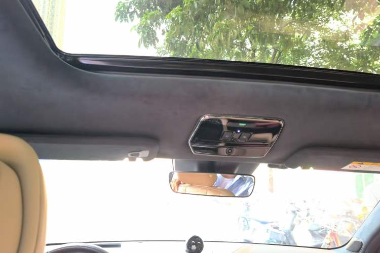Used Nio ES8 2020 450KM Signature Edition Six-Seater Version Headliner
