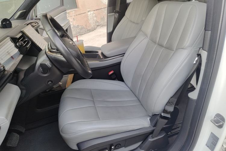 Used Nio ES8 2020 485 km Signature Edition Six-Seater Version Left Front Seat