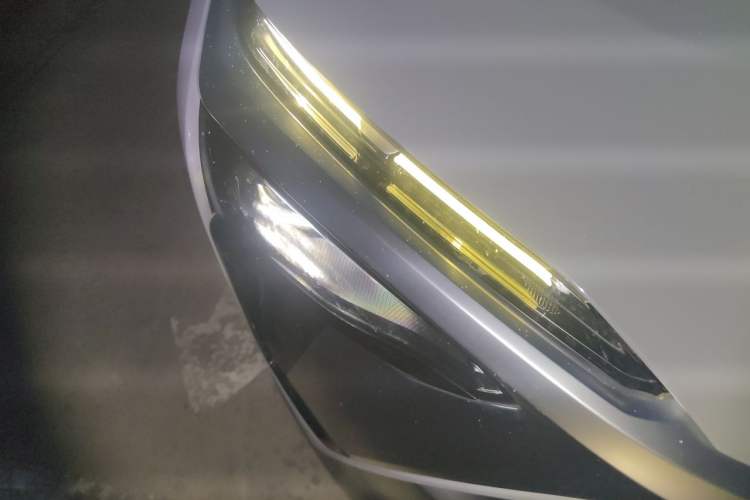 Used Nio ES8 2020 415 km Range 6-Seater Version Right Front Headlight