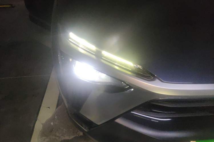 Used Nio ES8 2020 580 km Range Six-Seater Version Right Front Headlight