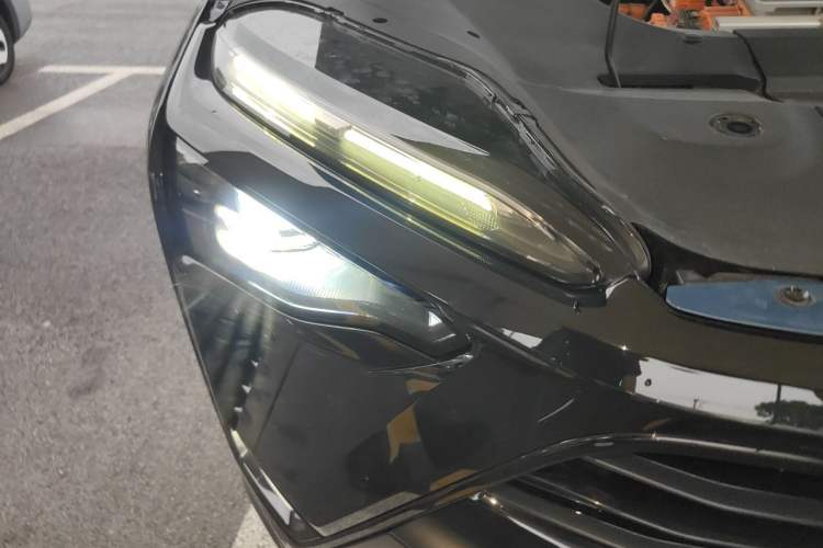 Used Nio ES8 2020 415 km Signature Edition 6-Seater Version Right Front Headlight