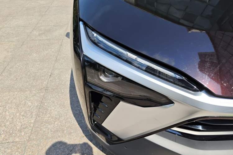 Used Nio ES8 2020 415 km Range 6-Seater Version Right Front Headlight
