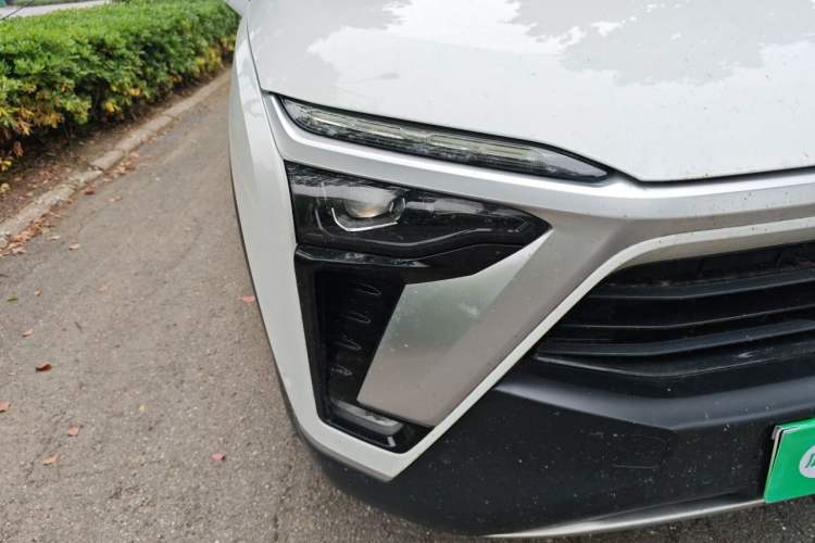 Used Nio ES8 2020 580 km Range Signature Edition Six-Seater Version Right Front Headlight