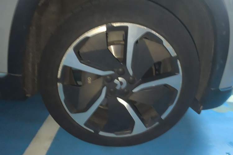 Used Nio ES8 2020 580 km Range Six-Seater Version Right Front Wheel Hub