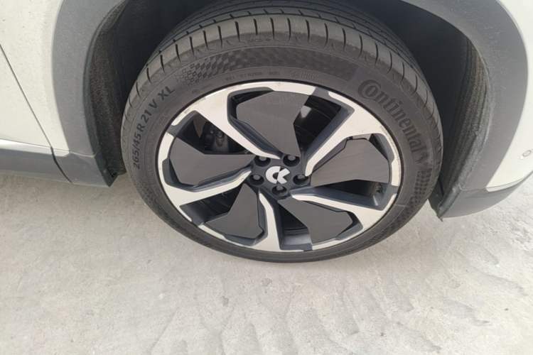 Used Nio ES8 2020 485 km Signature Edition Six-Seater Version Right Front Wheel Hub