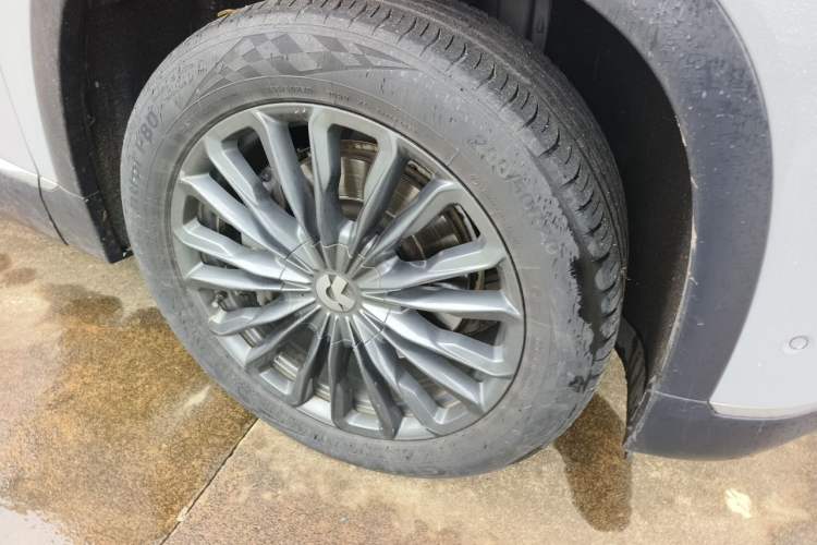 Used Nio ES8 2020 580 km Range 7-Seater Version Right Front Wheel Hub