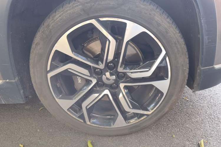 Used Nio ES8 2020 450KM Signature Edition Six-Seater Version Right Front Wheel Hub