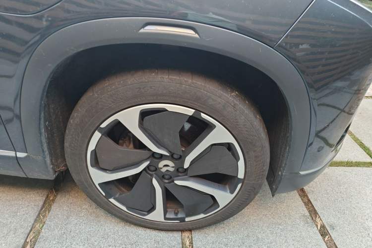 Used Nio ES8 2020 415 km Signature Edition 6-Seater Version Right Front Wheel Hub
