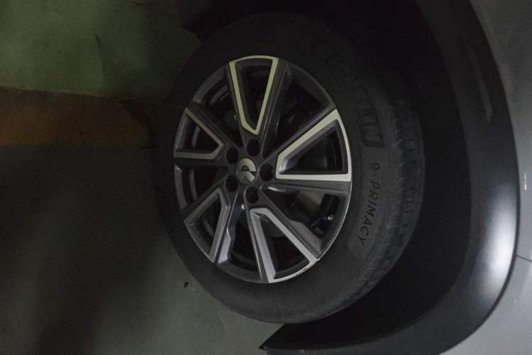 Used Nio ES8 2020 415 km Range 6-Seater Version Right Front Wheel Hub
