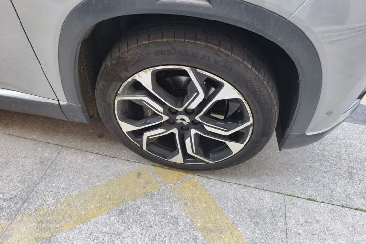 Used Nio ES8 2020 450 km Range 6-Seater Version Right Front Wheel Hub