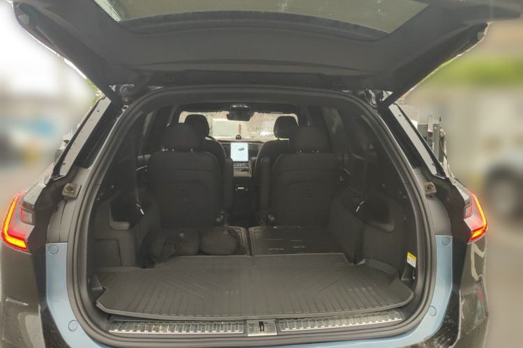Used Nio ES8 2020 415 km Signature Edition 6-Seater Version Trunk