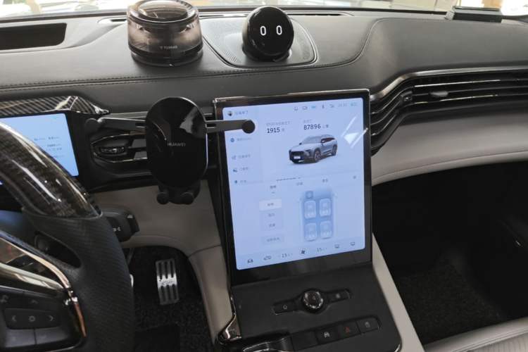 Used Nio ES8 2020 580 km Range Signature Edition Six-Seater Version Audio And AC Panel