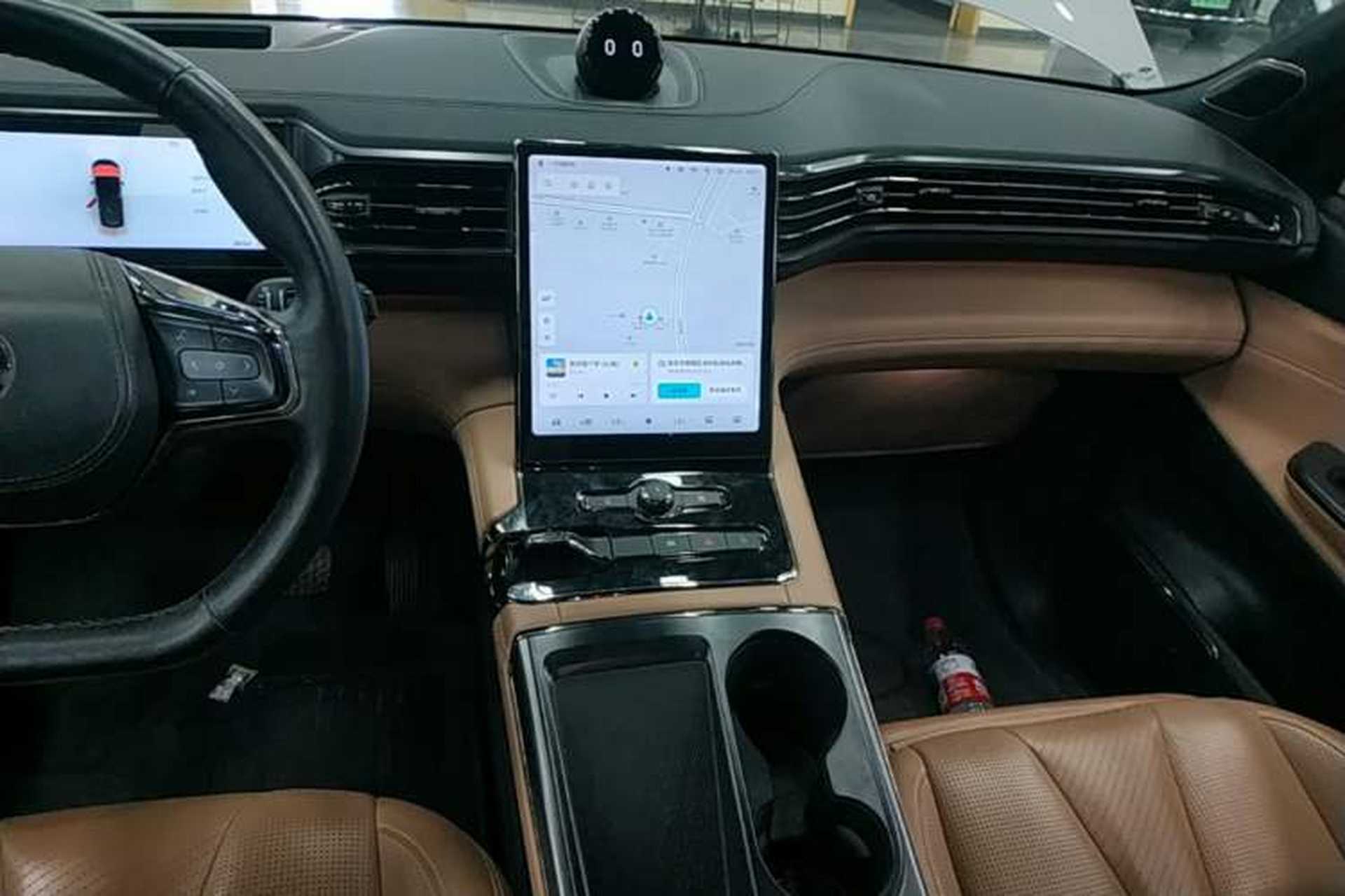 Used Nio ES8 2020 415 KM Signature Edition 7-Seater Version Audio And AC Panel