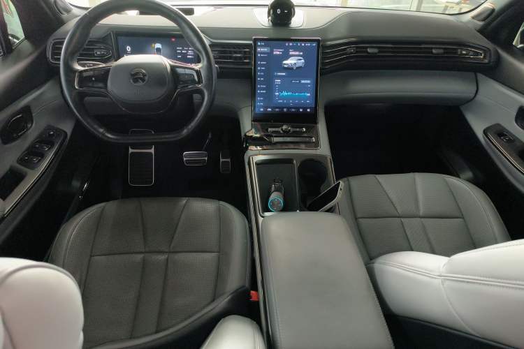 Used Nio ES8 2020 580 km Range 7-Seater Version Center Console