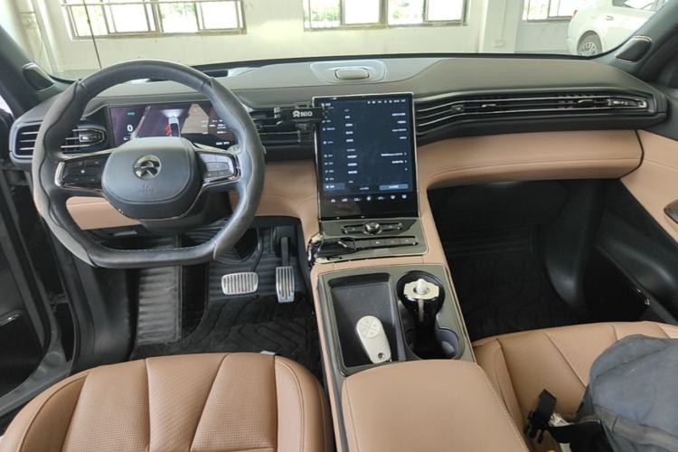 Used Nio ES8 2020 415 km Range 6-Seater Version Center Console
