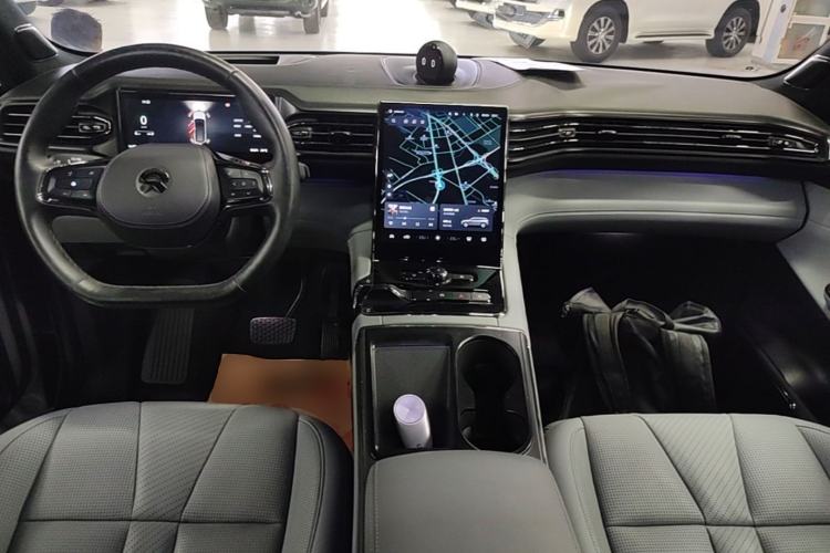 Used Nio ES8 2020 415 KM Signature Edition 7-Seater Version Center Console