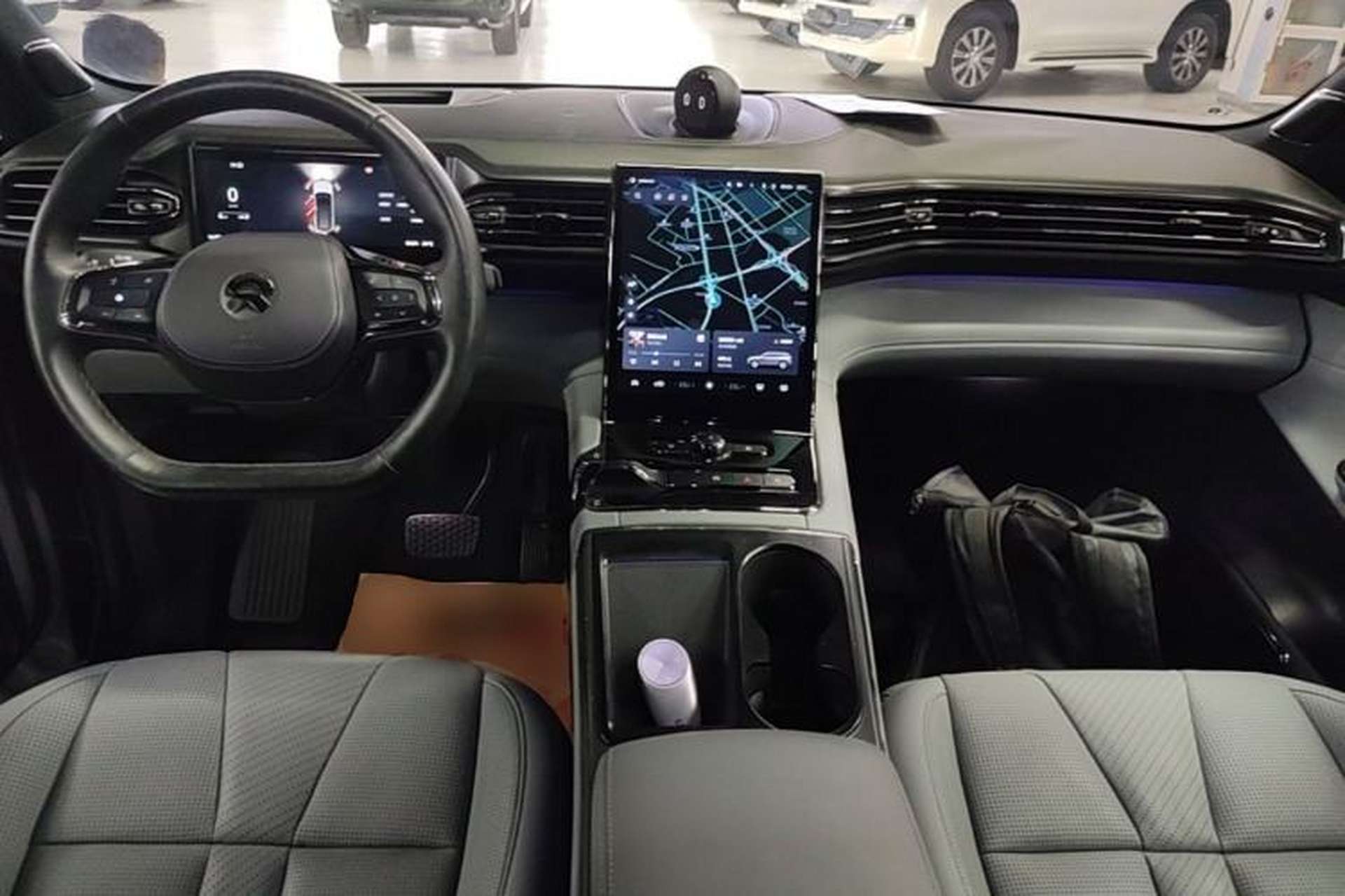Used Nio ES8 2020 415 KM Signature Edition 7-Seater Version Center Console