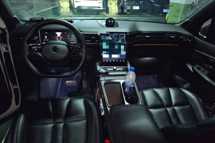 Used Nio ES8 2020 415 km Range 6-Seater Version Center Console