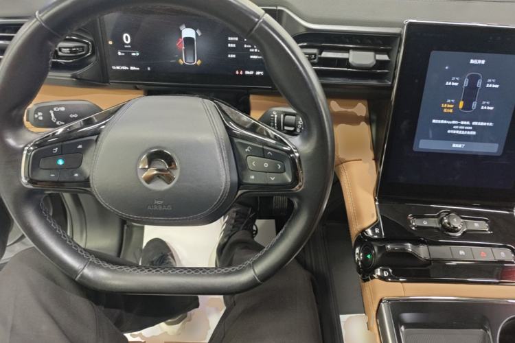Used Nio ES8 2020 415 km Range 6-Seater Version Center Console