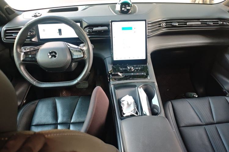 Used Nio ES8 2020 415 km Range 6-Seater Version Center Console