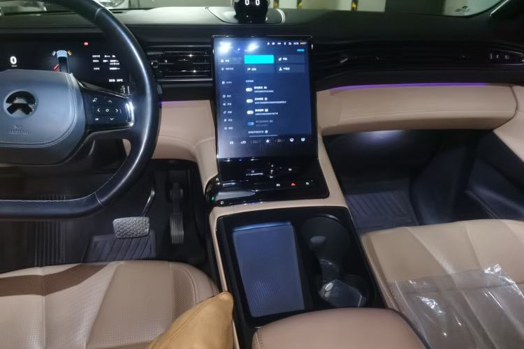 Used Nio ES8 2020 580 km Range Signature Edition Six-Seater Version Center Console