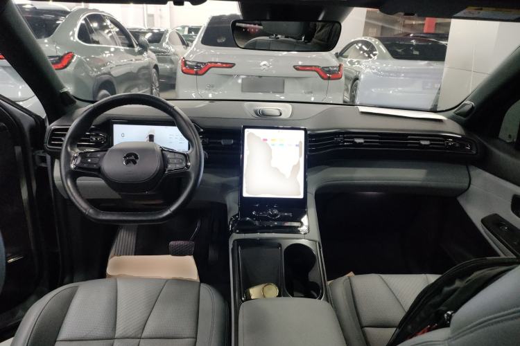 Used Nio ES8 2020 450 km Range 7-Seater Version Center Console