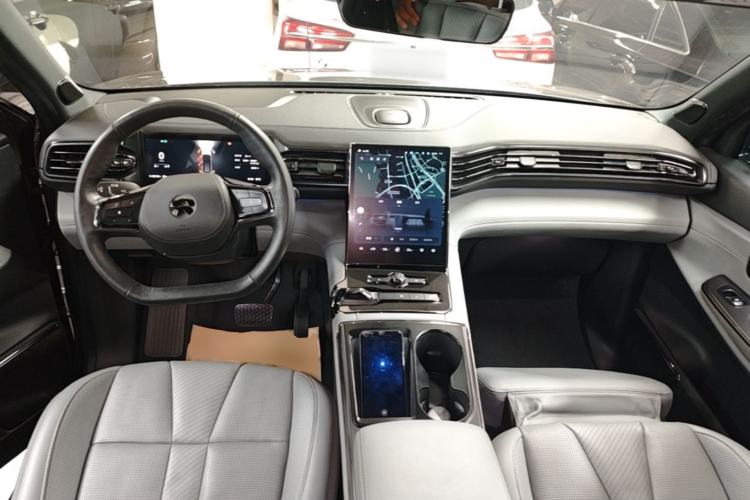 Used Nio ES8 2020 415 km Range 6-Seater Version Center Console