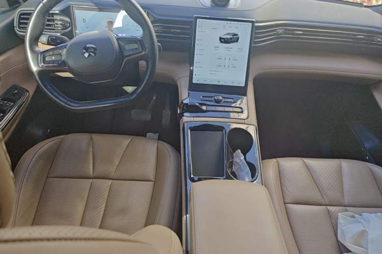 Used Nio ES8 2020 580 km Range Signature Edition Six-Seater Version Center Console