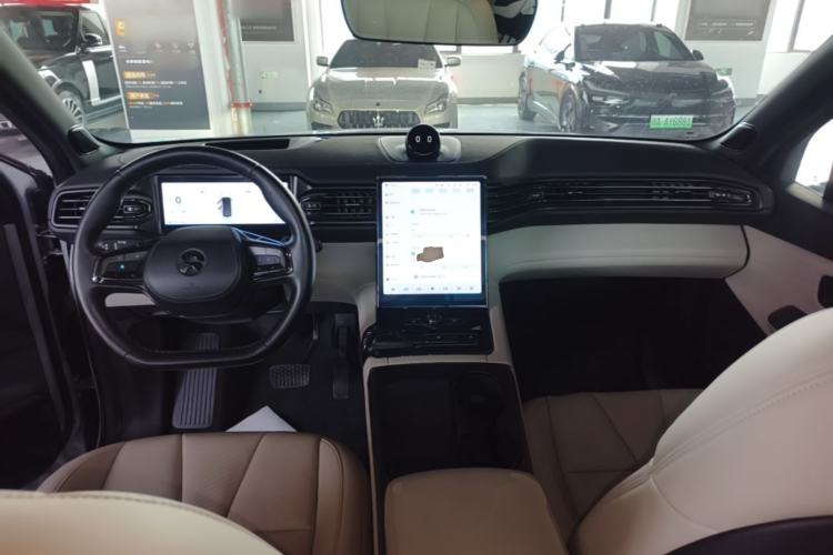 Used Nio ES8 2020 415 km Range 6-Seater Version Center Console