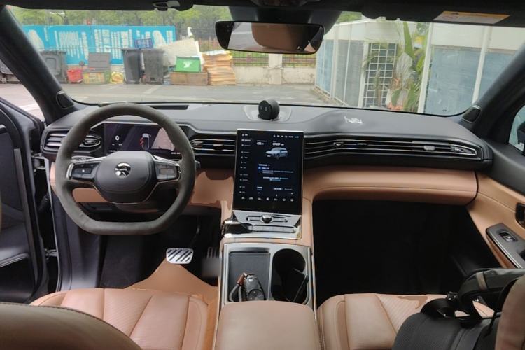 Used Nio ES8 2020 415 km Signature Edition 6-Seater Version Center Console