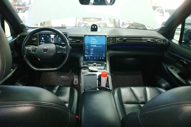 Used Nio ES8 2020 580 km Range Signature Edition Six-Seater Version Center Console