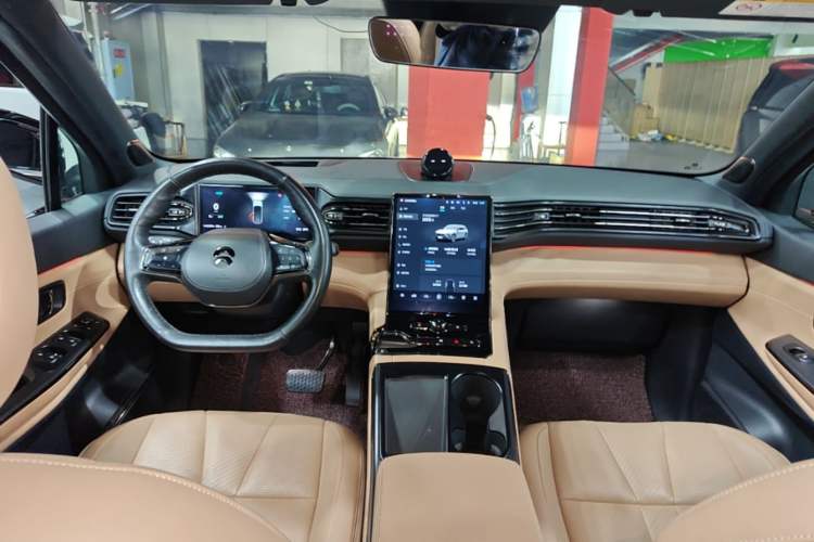 Used Nio ES8 2020 580 km Range Six-Seater Version Center Console