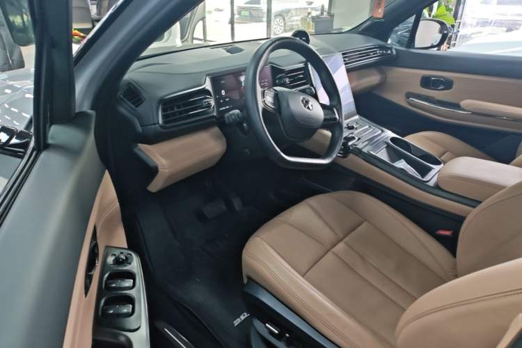 Used Nio ES8 2020 415 km Range 7-Seater Version Driver Seat