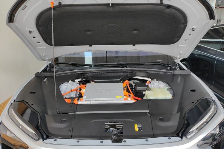 Used Nio ES8 2020 580 km Range Signature Edition Six-Seater Version Engine Bay