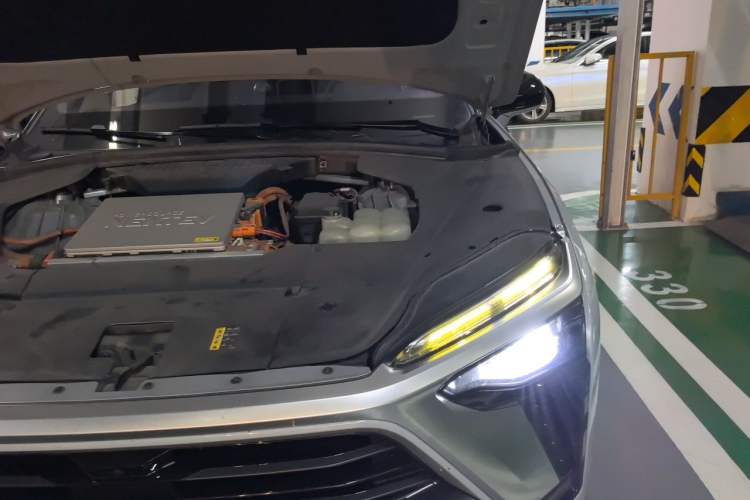 Used Nio ES8 2020 415 km Range 7-Seater Version Engine Bay Left