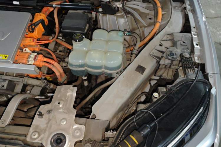 Used Nio ES8 2020 415 km Range 6-Seater Version Engine Bay Left