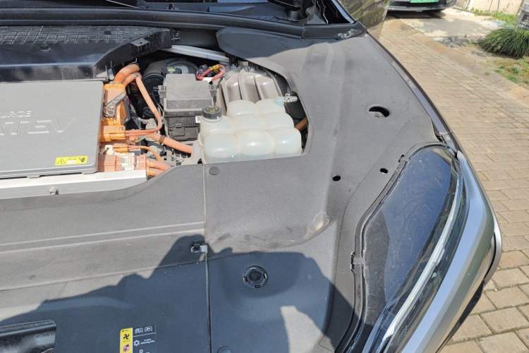 Used Nio ES8 2020 415 km Range 7-Seater Version Engine Bay Left