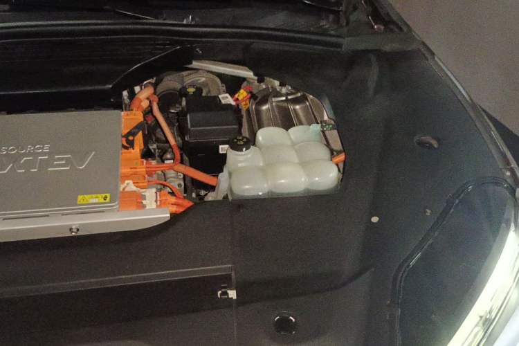 Used Nio ES8 2020 415 km Signature Edition 6-Seater Version Engine Bay Left