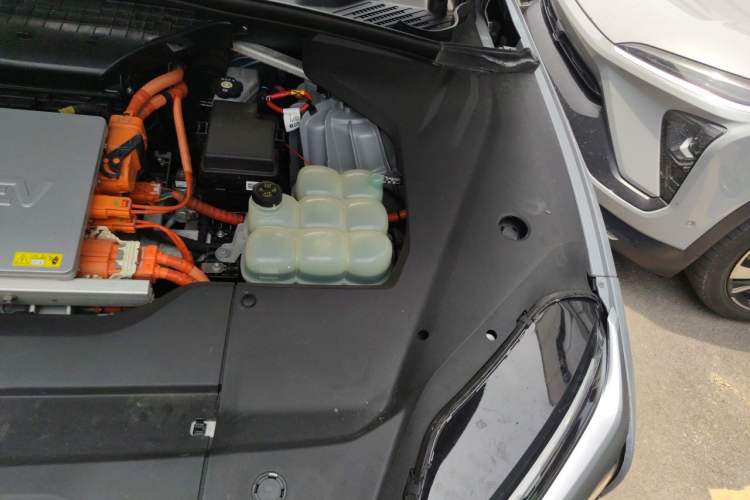 Used Nio ES8 2020 415 km Range 6-Seater Version Engine Bay Left