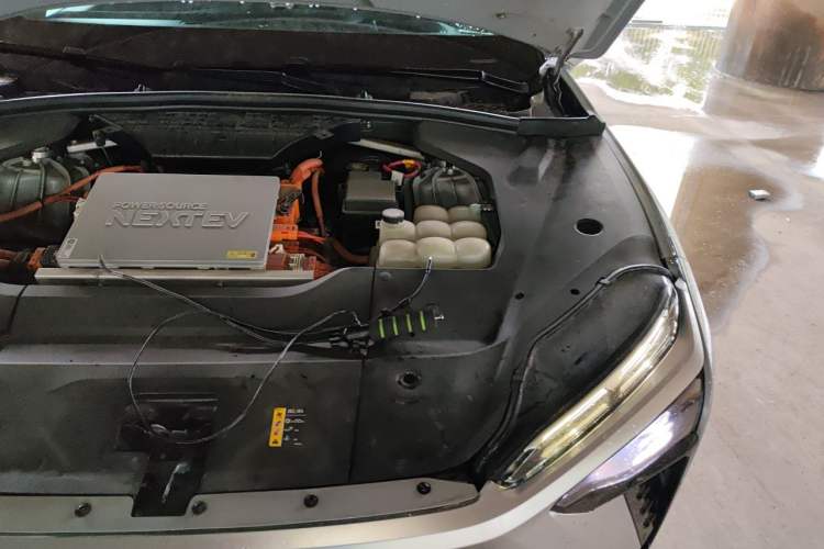Used Nio ES8 2020 580 km Range Signature Edition Six-Seater Version Engine Bay Left