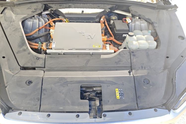 Used Nio ES8 2020 580 km Range Signature Edition Six-Seater Version Engine Bay