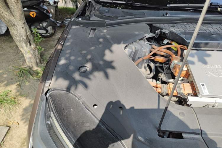 Used Nio ES8 2020 415 km Range 7-Seater Version Engine Bay Right