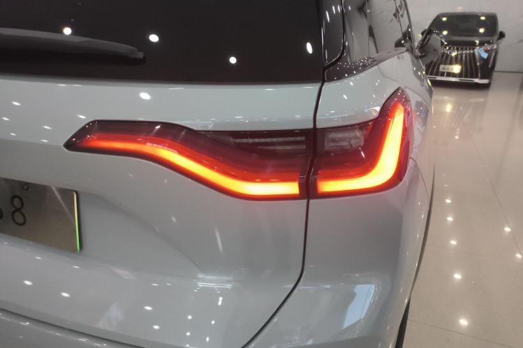 Used Nio ES8 2020 580 km Signature Edition 7-Seater Version Exterior 2